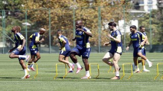 Fenerbahçe, Lyon ile oynayacağı rövanş maçı hazırlıklarına başladı