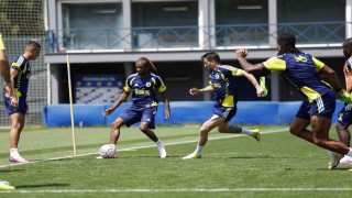 Fenerbahçe, Olympique Lyon maçı hazırlıklarına ara vermeden başladı