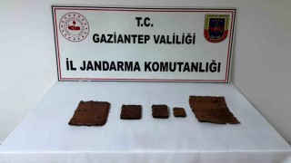 Gaziantepte deri üzerine İbranice yazılı 5 tarihi eser kitap ele geçirildi: 4 gözaltı