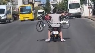 Gaziantepte ilginç taşıma yöntemi: Motosiklet üzerinde motosiklet taşıdılar