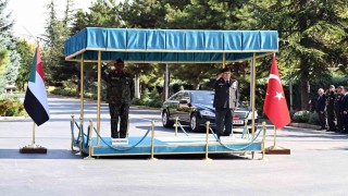 Genelkurmay Başkanı Bayraktaroğlu, Sudanlı mevkidaşı Elatta ile görüştü