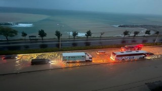 Giresunda sağanak yağış Karadeniz Sahil Yolunu suyla doldurdu