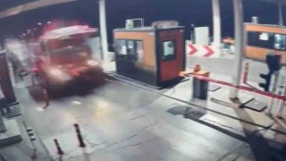 Göcek Tüneli işletmesinden orman yangınlarıyla mücadelede görev yapan araçlardan tünel ücreti istendiği iddialarına yalanlama