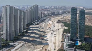 Gökdelenler arasında yüzlerce iş makinesi İstanbula nefes aldıracak yol için çalışıyor
