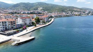 Gölcük Değirmendere sahiline 200 metrelik dalgakıran inşa edildi