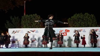 Gölcükte folklor rüzgarı