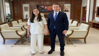 Görme engelli Beyza müzik yeteneğiyle İTÜyü kazandı