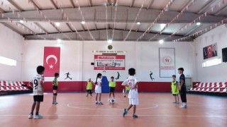 GSB spor okulları Sivricede eğitimlerine devam ediyor