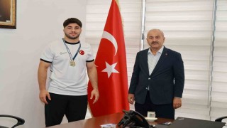 Güreşçi Alperen Tokgöz Akdeniz Oyunlarında Türkiyeyi temsil edecek