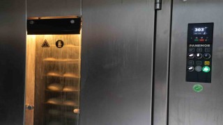 Herkes uyurken onlar 300 derecelik fırının başında