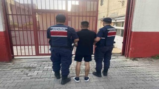 Hırsızlık suçundan aranan şahıs İncirliovada yakalandı