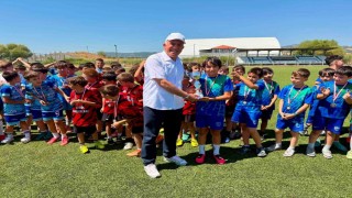 Hisarcıkta Ethem Bal Kupası U10 Futbol Turnuvası sona erdi