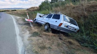 Hisarcıkta otomobil şarampole savruldu: 4 yaralı