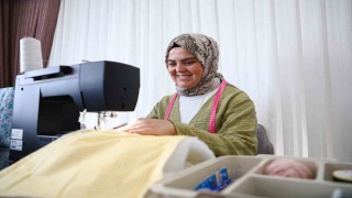 Hobi olarak dikiş kursuna başvurdu, kendi markasını kurdu