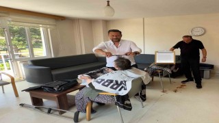 Huzurevi sakinlerinin hayır duasını aldılar