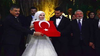 İçişleri Bakanı Çiftçi, AK Parti Çorum İl Başkanının oğlunun düğününe katıldı