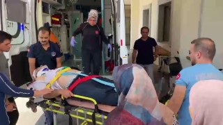 İki otomobil çarpıştı: 1i çocuk 4 yaralı