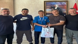İl Müdürü Öztürkten Türkiye Şampiyonu Yamana kutlama