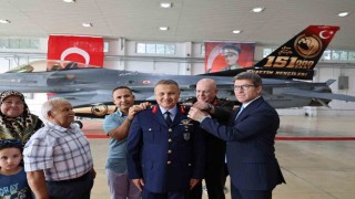 İlk Türk astronot Alper Gezeravcı yeni rütbelerini taktı