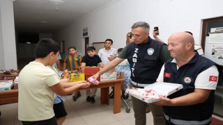 İncirliovada kandil gecesi camilerde ikram dağıtıldı