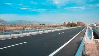 İncirliovada ulaşımı kolaylaştıracak köprü hizmete açıldı