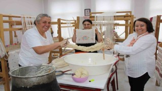 İpliği yemek yapar gibi hazırlanıyor: ‘Gümüşhacıköy kıvratma dokumasını 50 yıl sonra yeniden dokudular