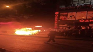İş yeri önünde korkutan yangın
