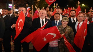 Isparta'da 30 Ağustos coşkusu fener alayı ve Kubat konseriyle yaşandı