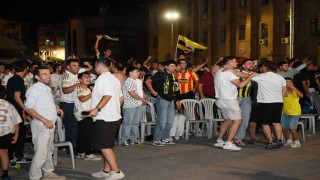 Ispartada Fenerbahçenin Şampiyonlar Ligi sevinci meydana sığmadı