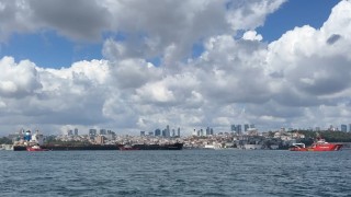 İstanbul Boğazı Liberya bayraklı kuru yük gemisi geçişi nedeniyle transit gemi geçişine kapatıldı