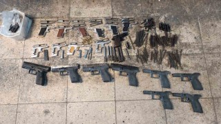 İzmir merkezli 2 ilde dev silah operasyonu: 13 gözaltı