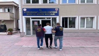Jandarma 20 yıl hapis cezasıyla aranan şahsı yakaladı
