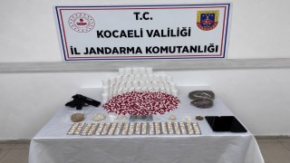 Jandarmadan torbacıya darbe: Gösterdiği her yerden uyuşturucu çıktı