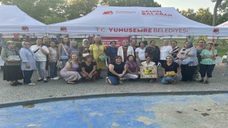 Kadınların el emeği ürünleri gece pazarında satışa çıktı