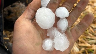 Kadirli’de Ceviz Büyüklüğünde Dolu Yağdı