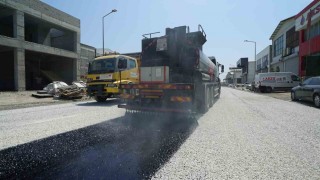 Kahramanmaraş Büyükşehir Belediyesinden Yeni Sanayi Sitesinde asfalt mesaisi