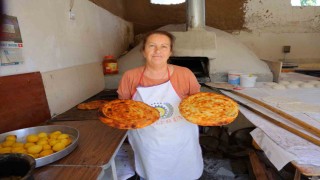 Kahramanmaraş Çardakta 160 yıllık ekmek geleneği