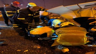 Kamyona çarpan tırın kupası dorseden ayrıldı: 1 ağır yaralı