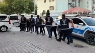 Kar maskeleriyle araç soyan 5 şüpheli tutuklandı