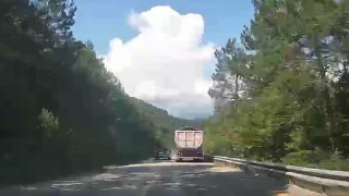 Karabükte hatalı sollama yapan sürücüler kazaya davetiye çıkardı