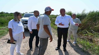 Karacabey Belediyesi kırsaldaki arazi yollarını düzenleniyor