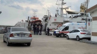 Karadenizde su alan gemi batma tehlikesi geçirdi, 13 mürettebat tahliye edildi
