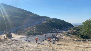 Karamürsel Dereköyde bozulan yollar yenileniyor