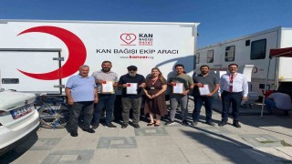 Karapınarda kan bağışçılarına madalya