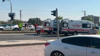 Karapınarda otomobiller çarpıştı: 2 yaralı
