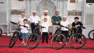 Kareside 20 öğrenci Kuran-ı Kerimi hatim etti