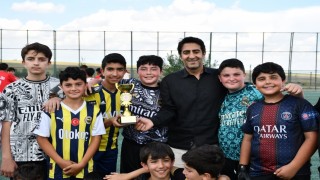 Kars'ta Yaz Kuran Kursları Futbol Turnuvası sona erdi: Şampiyon Beşevler Cami