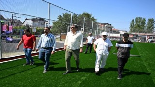 Kartepeye iki yeni halı saha