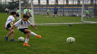 Kastamonuda 120 çocuk yaz tatilini futbol okulunda değerlendirdi