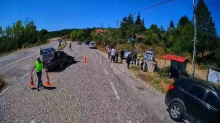 Kastamonuda iki otomobil çarpıştı: 2 yaralı